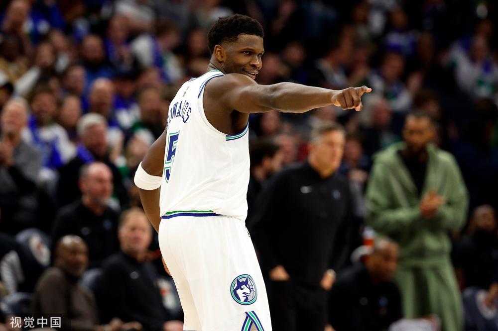 以他独到的 以他独到的