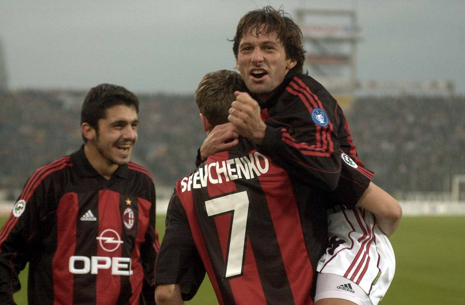 通过参加更 通过参加更