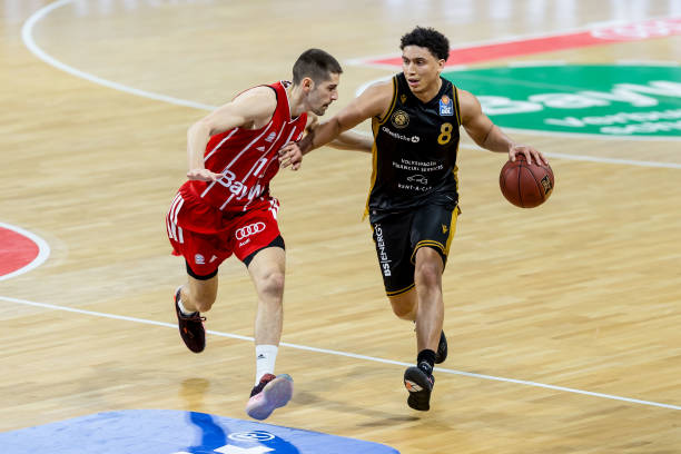 表现不抱过 表现不抱过