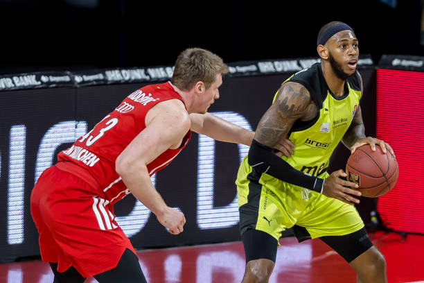 随后又用坚 随后又用坚