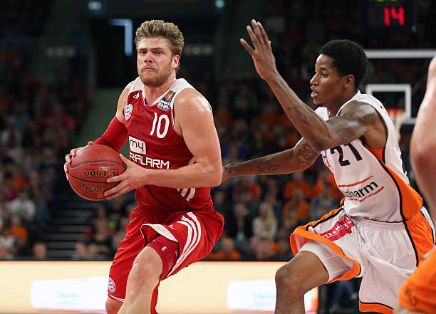 0分4篮板 0分4篮板